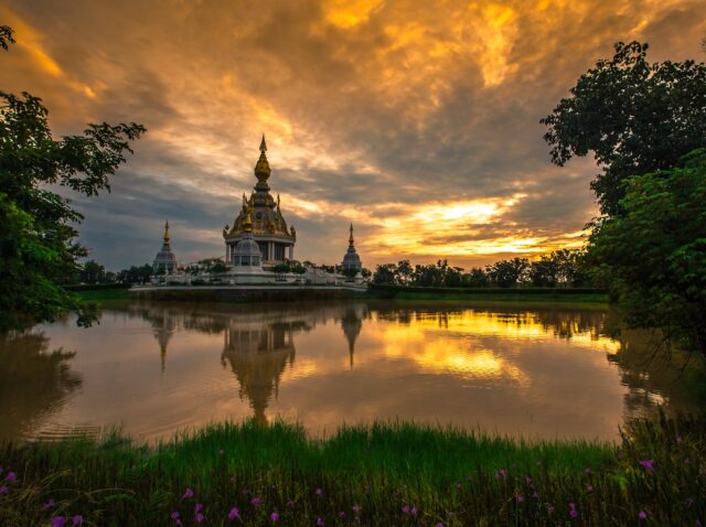 The background of an important tourist attraction in Khon Kaen Province (Wat Thung Setthi) is a large pagoda in the middle of a swamp, tourists always come to see the beauty in Thailand